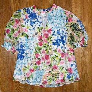 Beautiful floral puff sleeve blouse